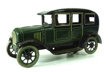 Antikes Blech Auto Bing vor